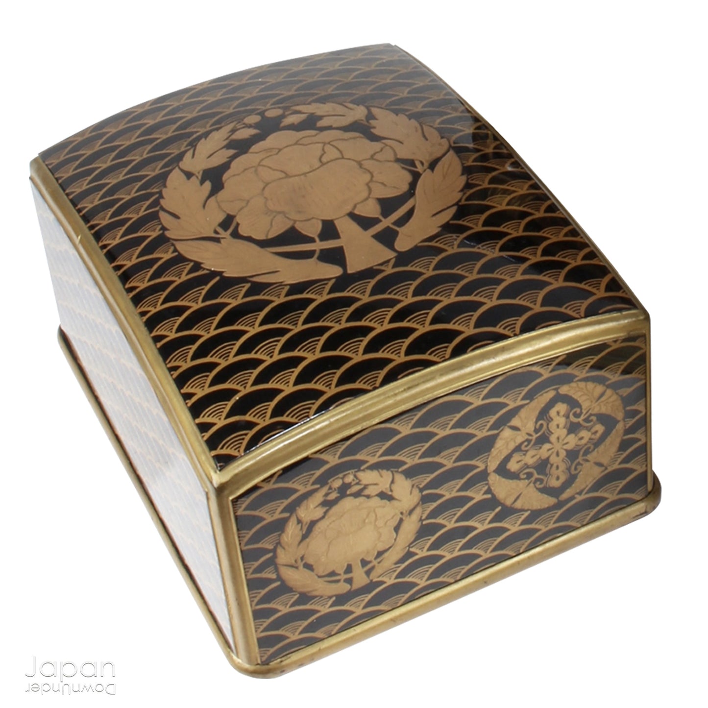 This exquisite antique Japanese sutra box showcases three handwritten volumes of the sacred teachings of Buddha. A blend of history and spirituality, this unique piece is perfect for collectors or anyone drawn to the wisdom of the East.